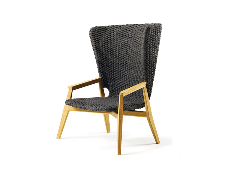 Poltrona lounge con schienale alto