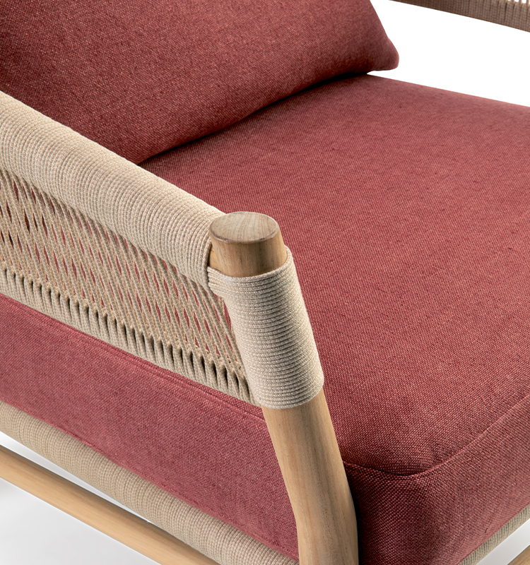 Kilt XL Lounge Armchair