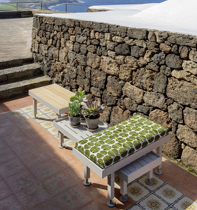 Seeds Bench / Pot Holder 83x43